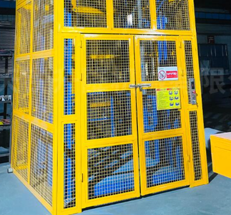 谢通门货梯可以安装在室外吗